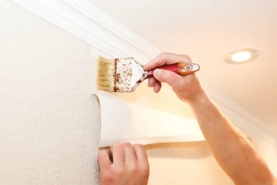 Pose de papier peint à Guimaëc — revêtements muraux et toiles de verre